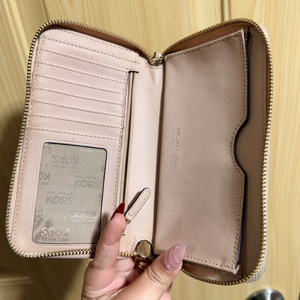Michael Kors Blush Pink Wallet - Picture 6 of 7
